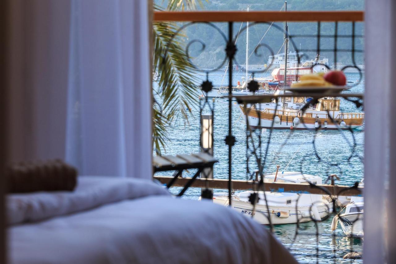 Seafront Rooms Koluna 코미자 외부 사진