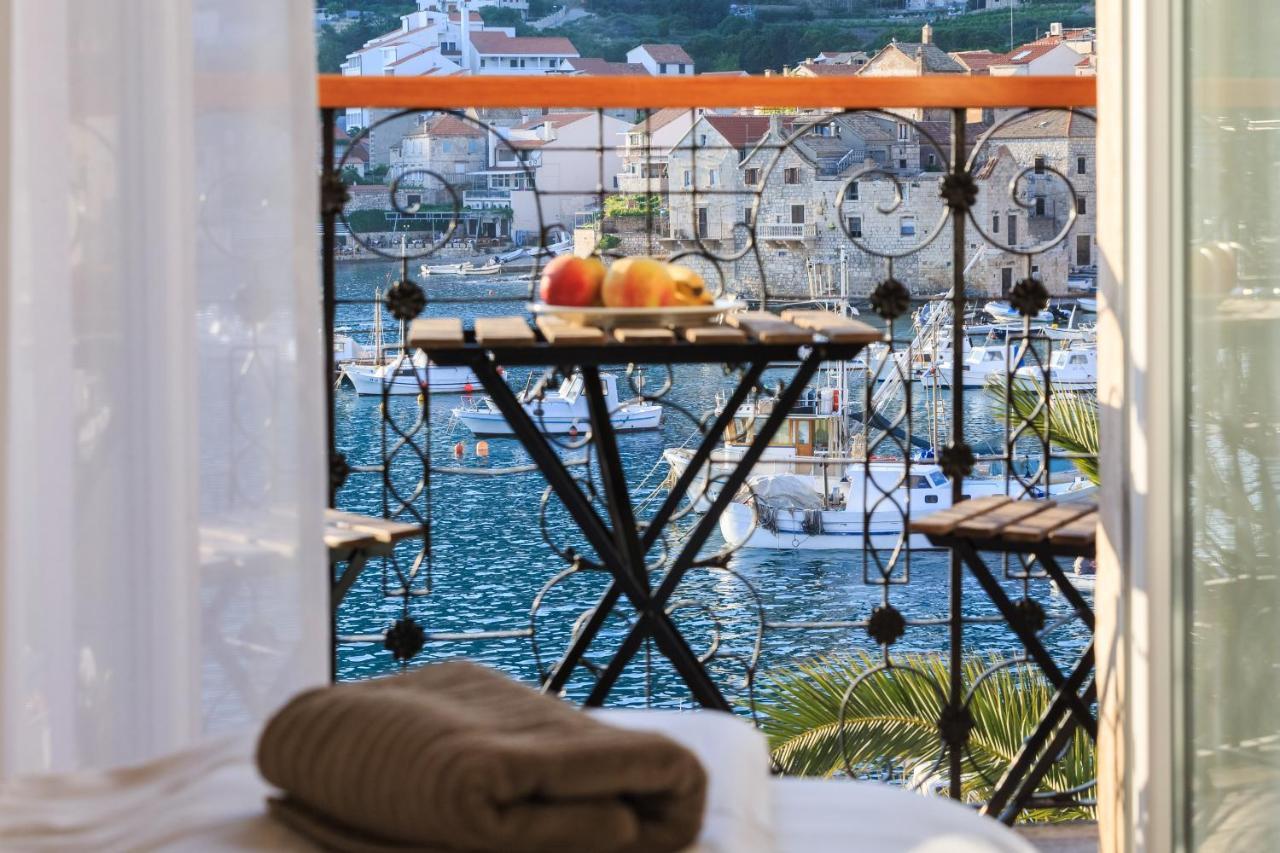 Seafront Rooms Koluna 코미자 외부 사진