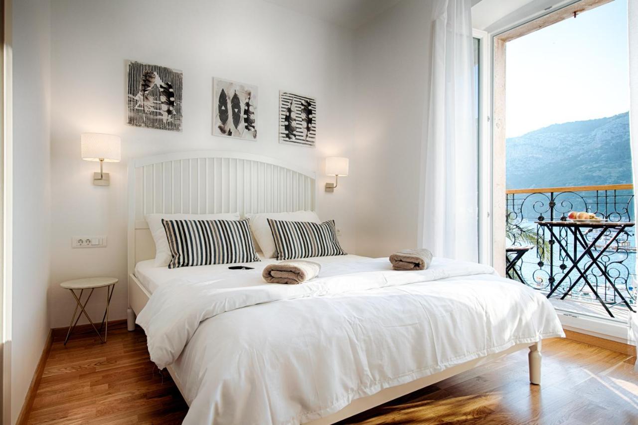 Seafront Rooms Koluna 코미자 외부 사진