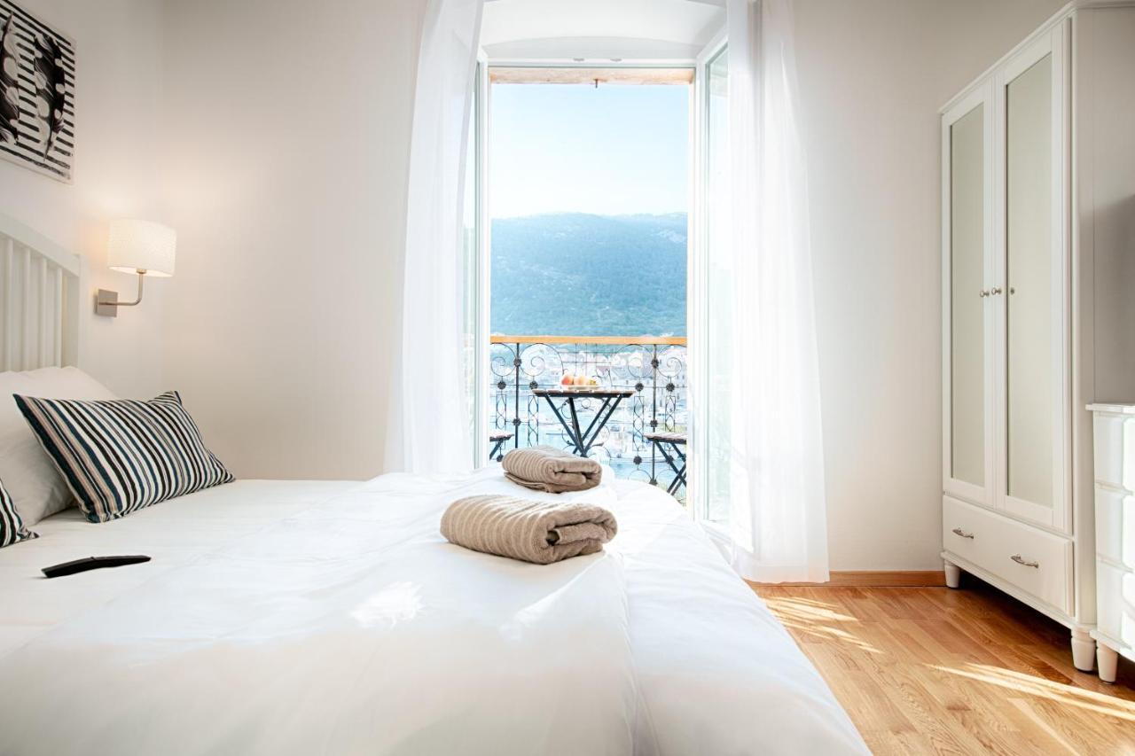 Seafront Rooms Koluna 코미자 외부 사진